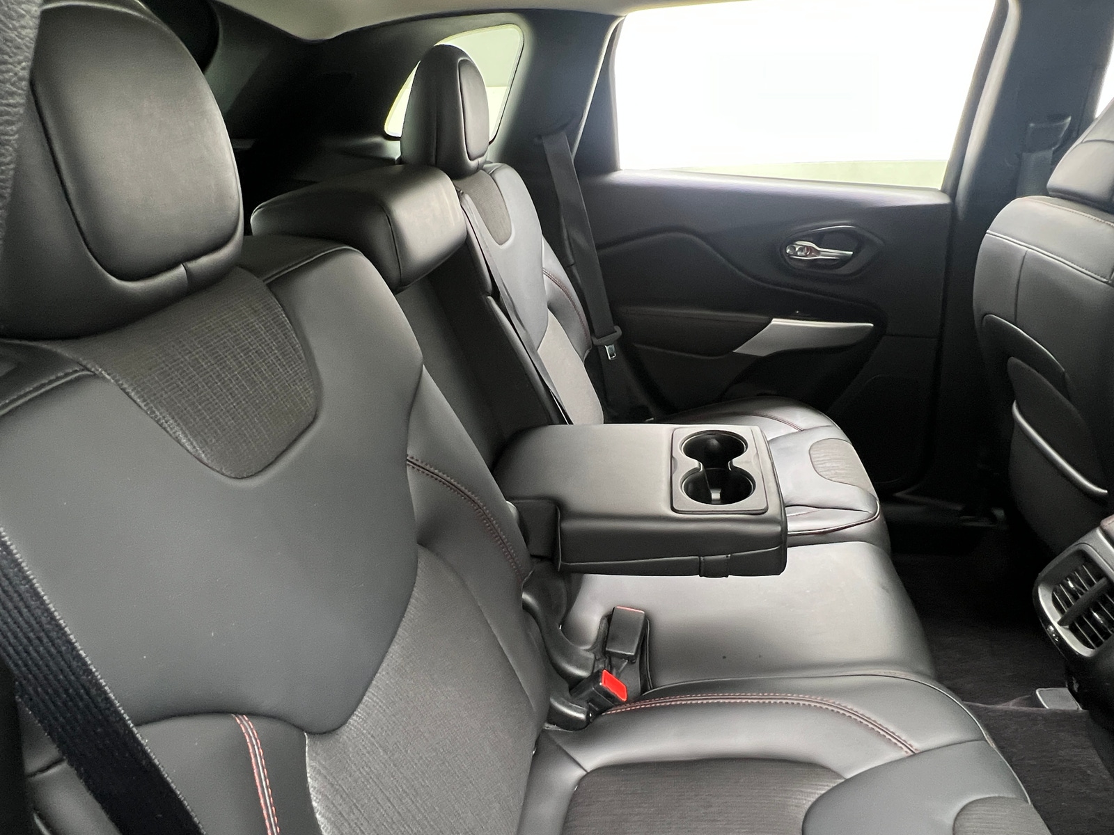 Thumbnail: 2017 Jeep Cherokee - 5