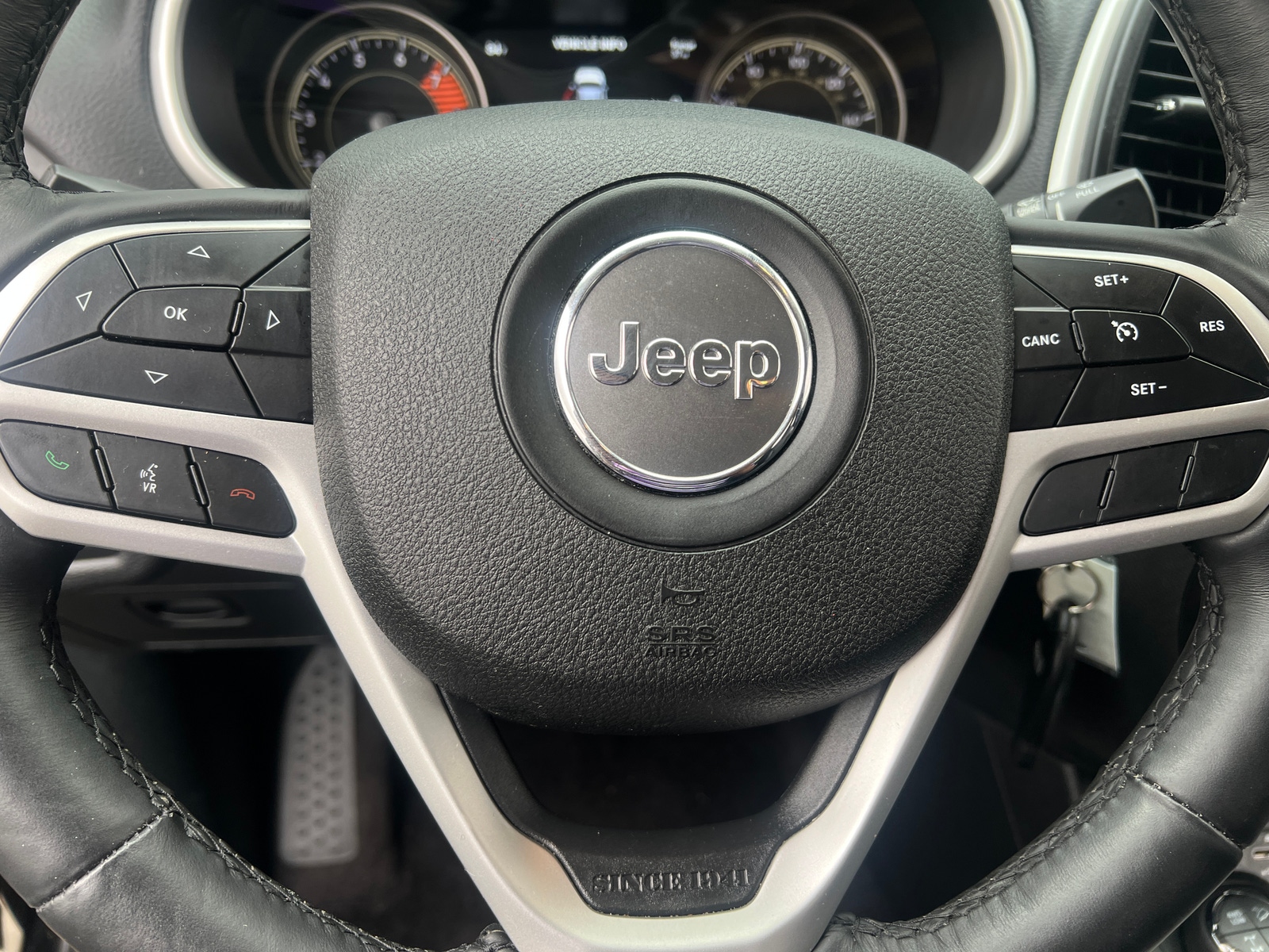 Thumbnail: 2017 Jeep Cherokee - 4