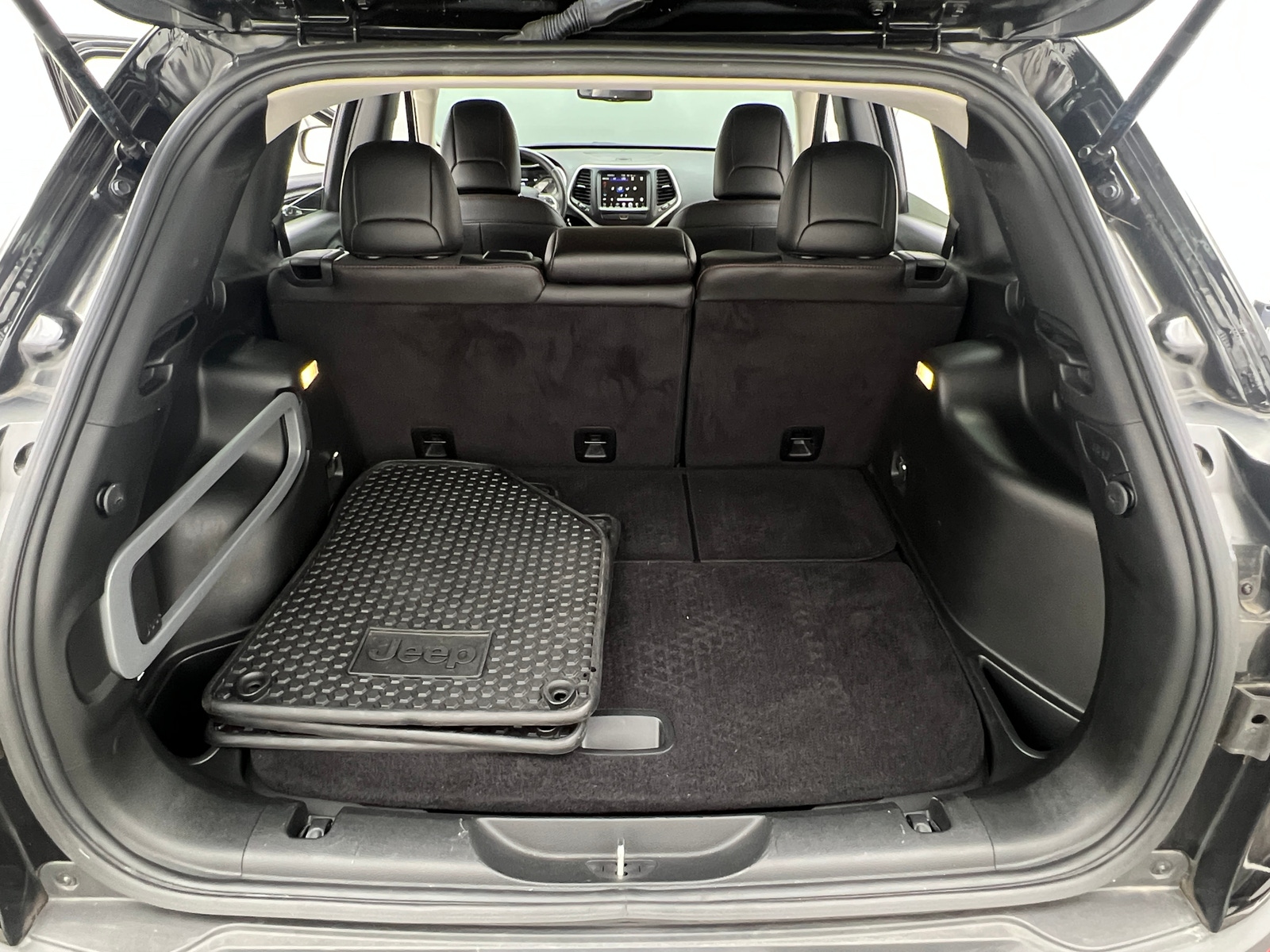 Thumbnail: 2017 Jeep Cherokee - 6