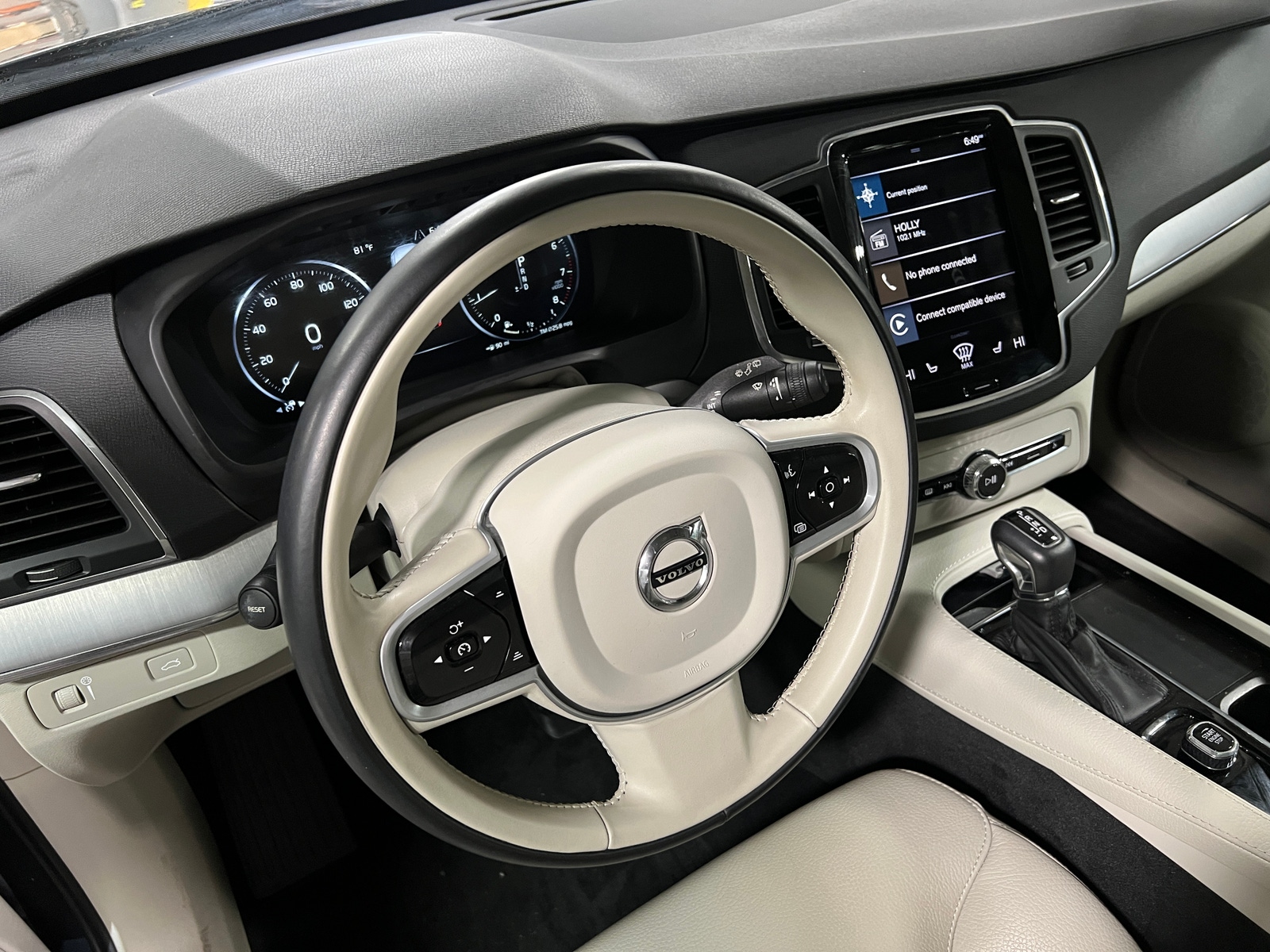 Thumbnail: 2022 Volvo XC90 - 4