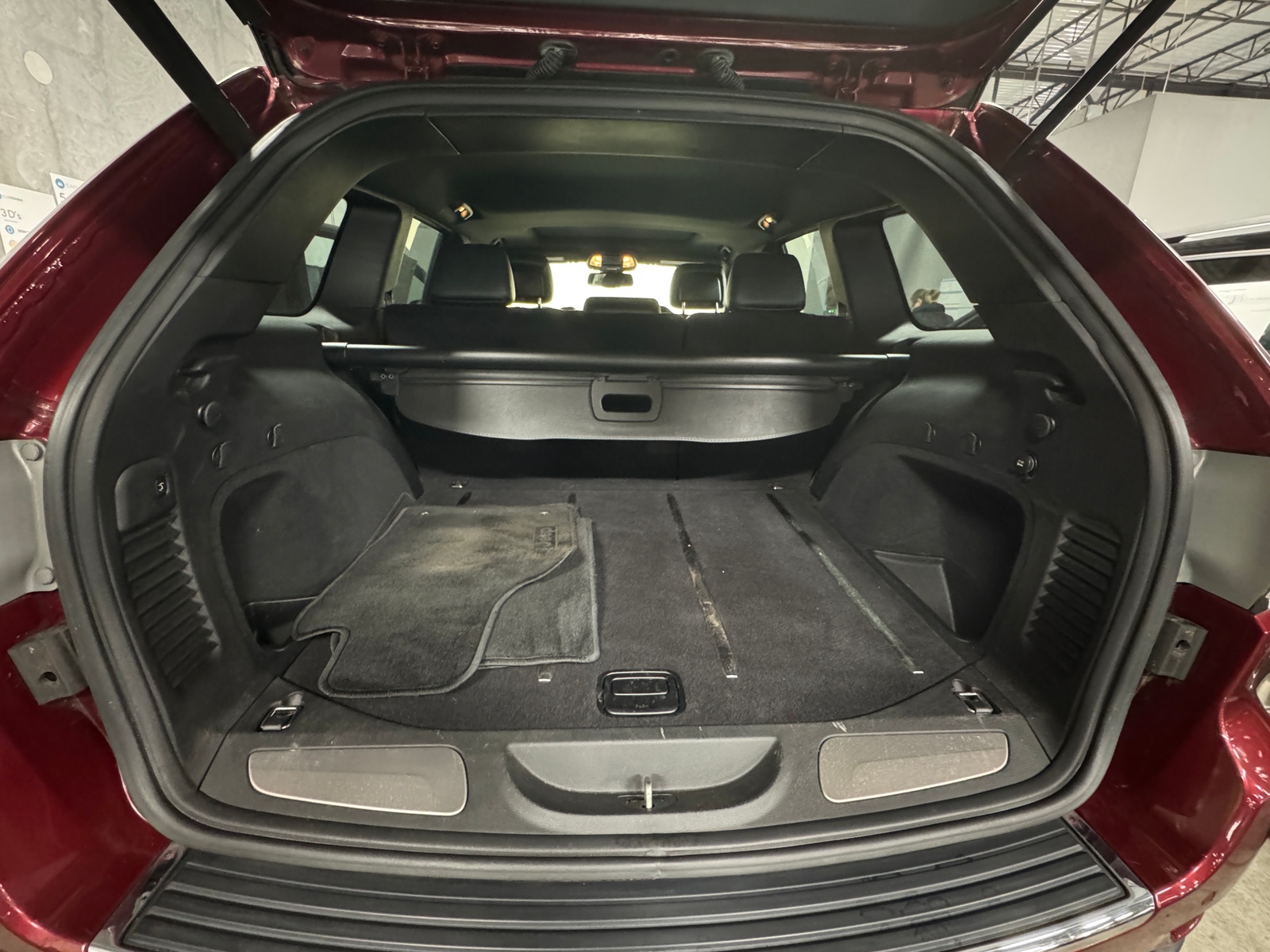 Thumbnail: 2015 Jeep Grand Cherokee - 6