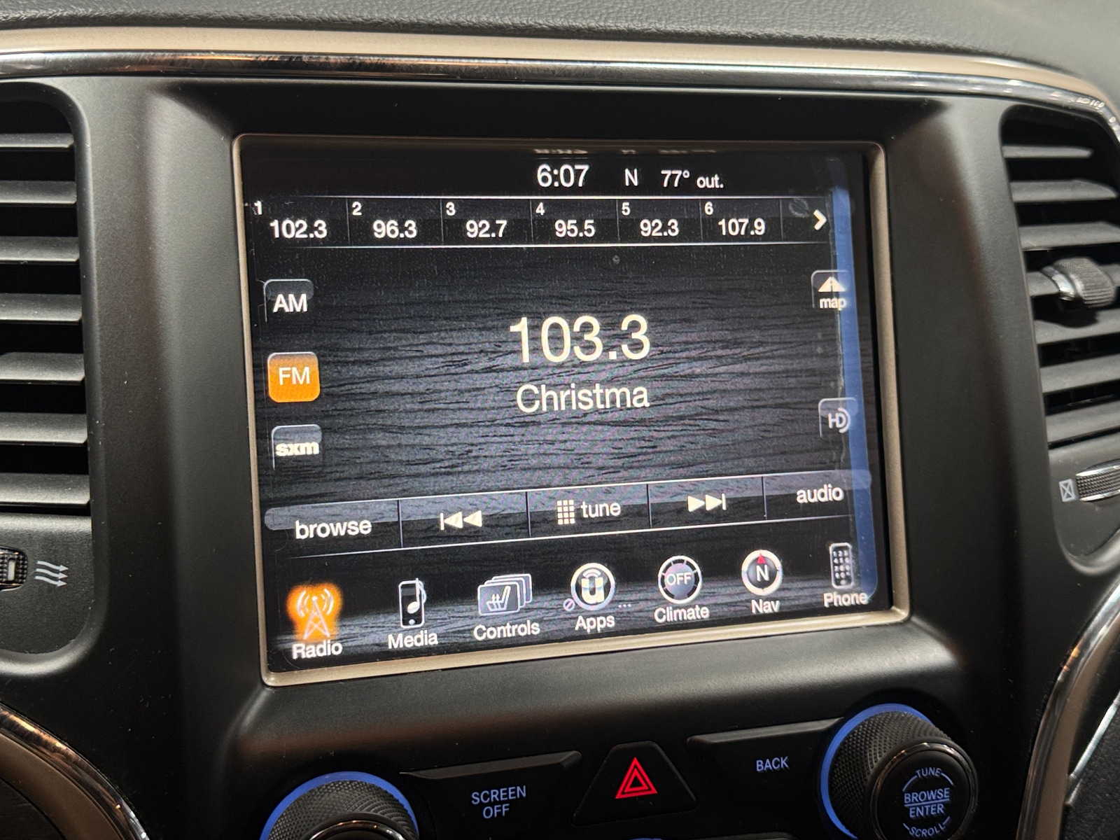 Thumbnail: 2015 Jeep Grand Cherokee - 3