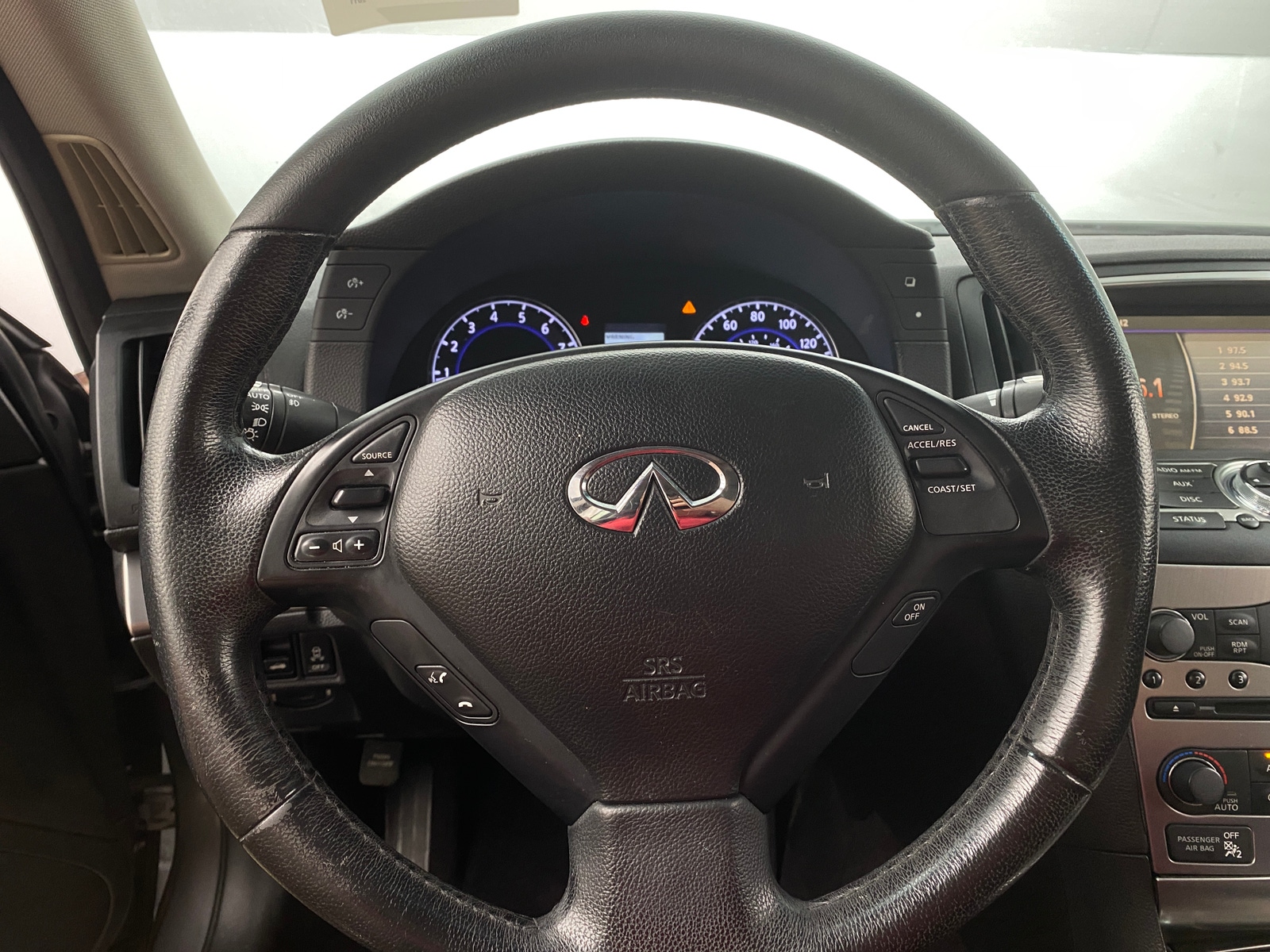 Thumbnail: 2011 INFINITI G37 - 4