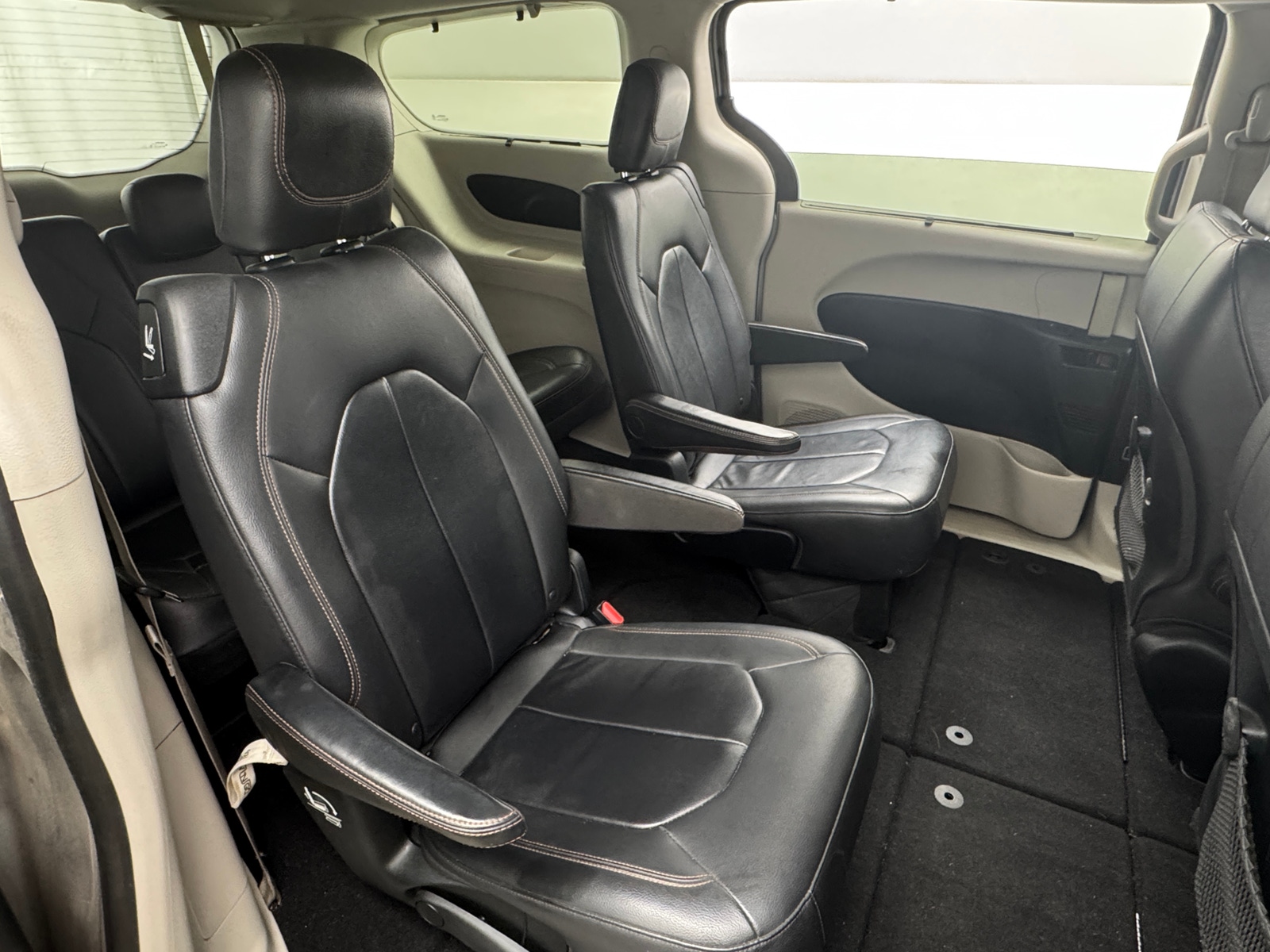 Thumbnail: 2017 Chrysler Pacifica - 5