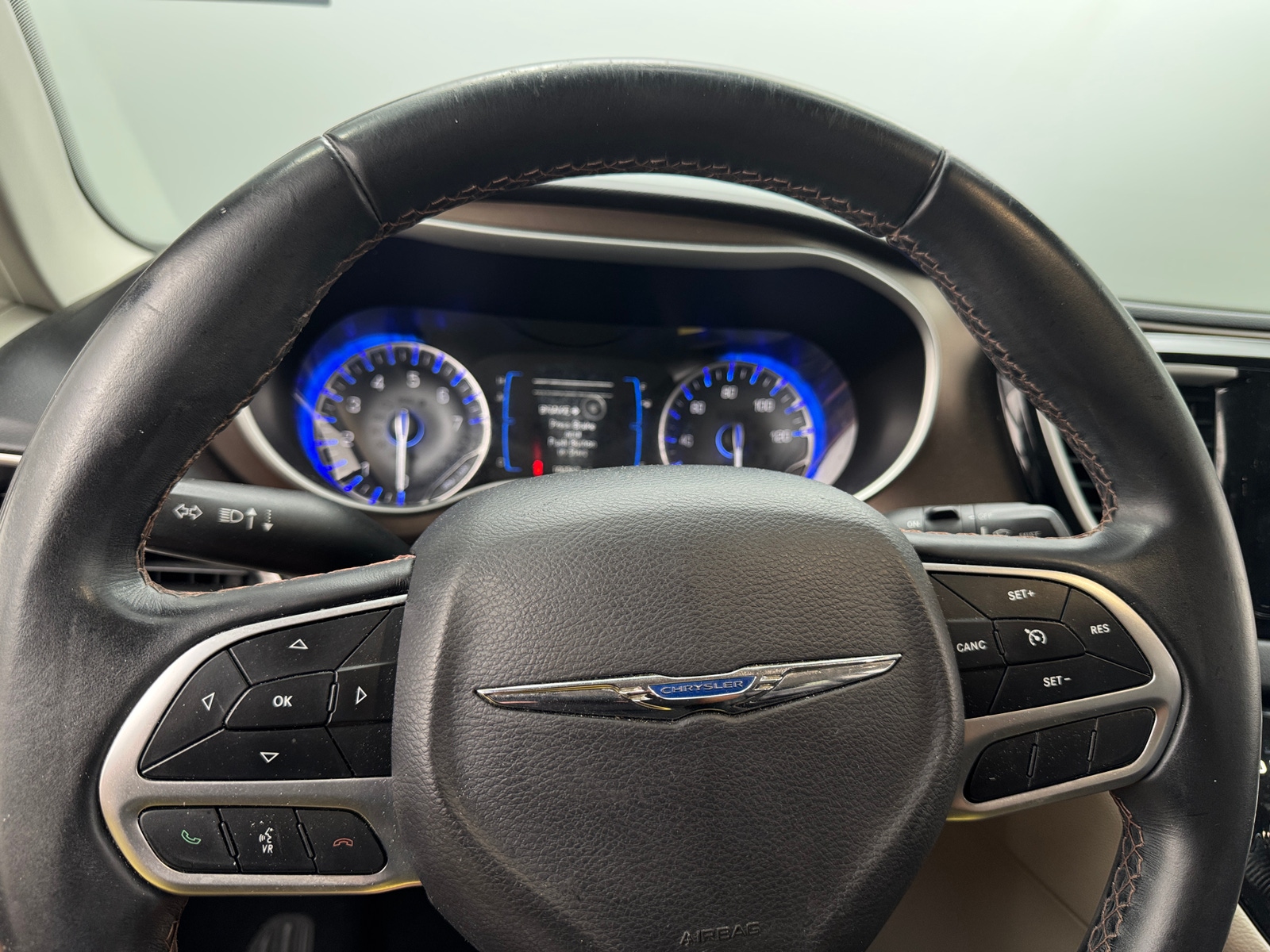 Thumbnail: 2017 Chrysler Pacifica - 4