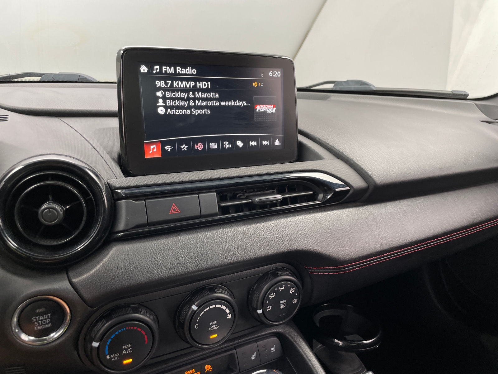 Thumbnail: 2019 Mazda MX-5 Miata - 4
