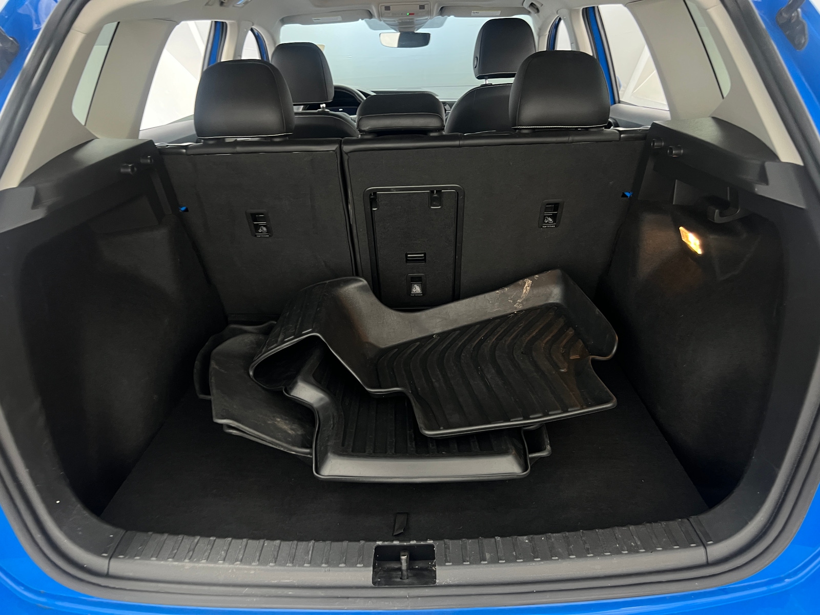 Thumbnail: 2023 Volkswagen Taos - 6