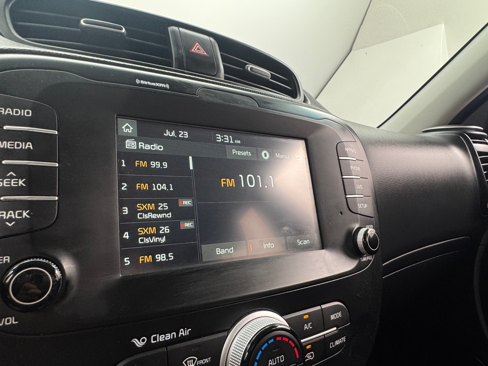 Thumbnail: 2019 Kia Soul - 4