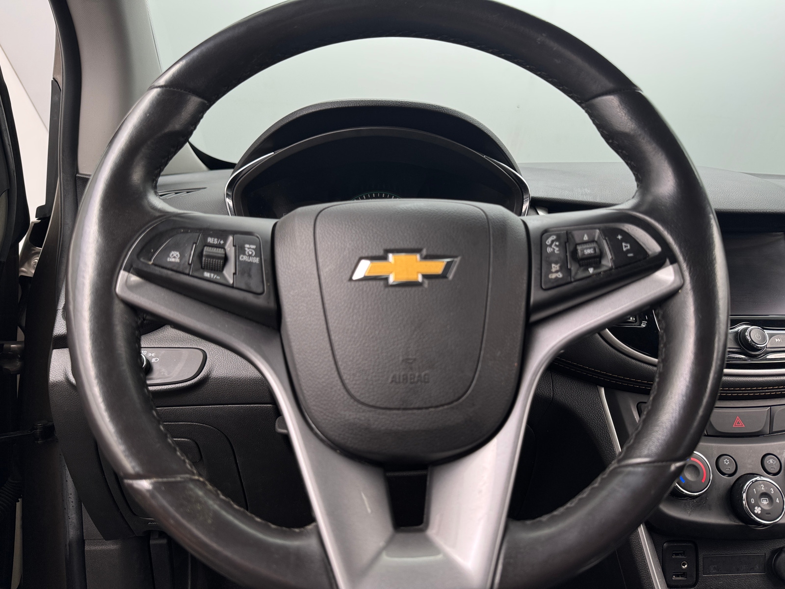 Thumbnail: 2021 Chevrolet Trax - 4