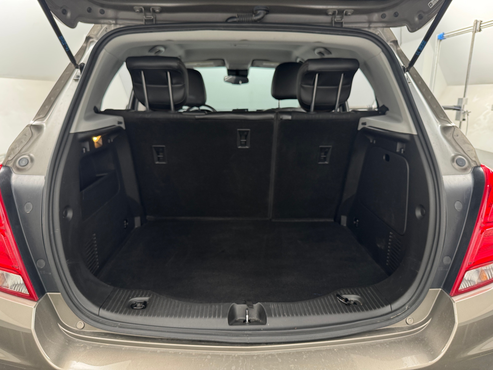 Thumbnail: 2021 Chevrolet Trax - 6