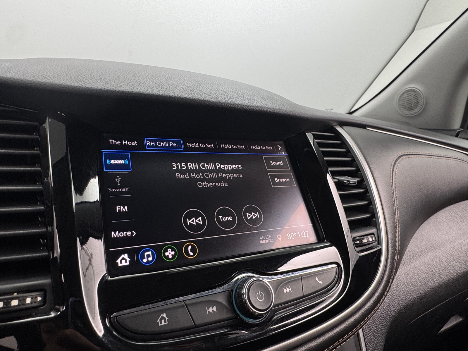 Thumbnail: 2021 Chevrolet Trax - 3