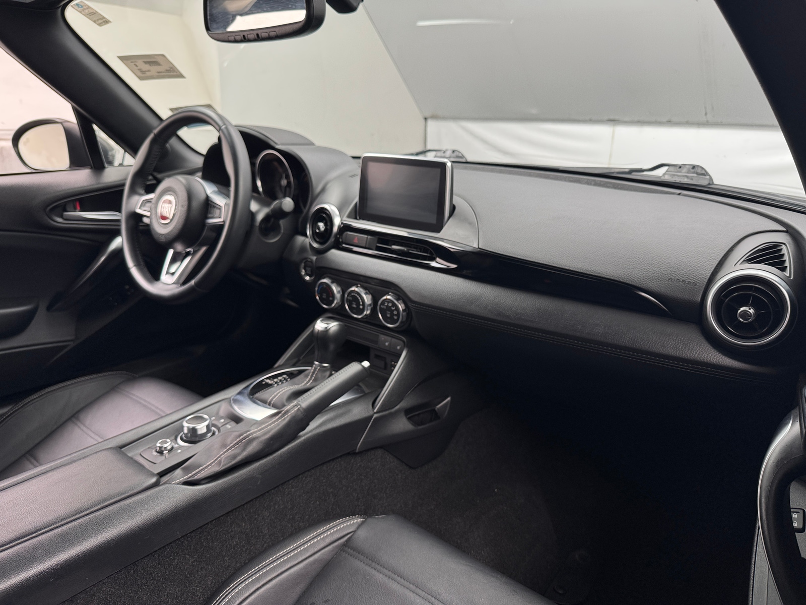Thumbnail: 2018 Fiat 124 Spider - 2