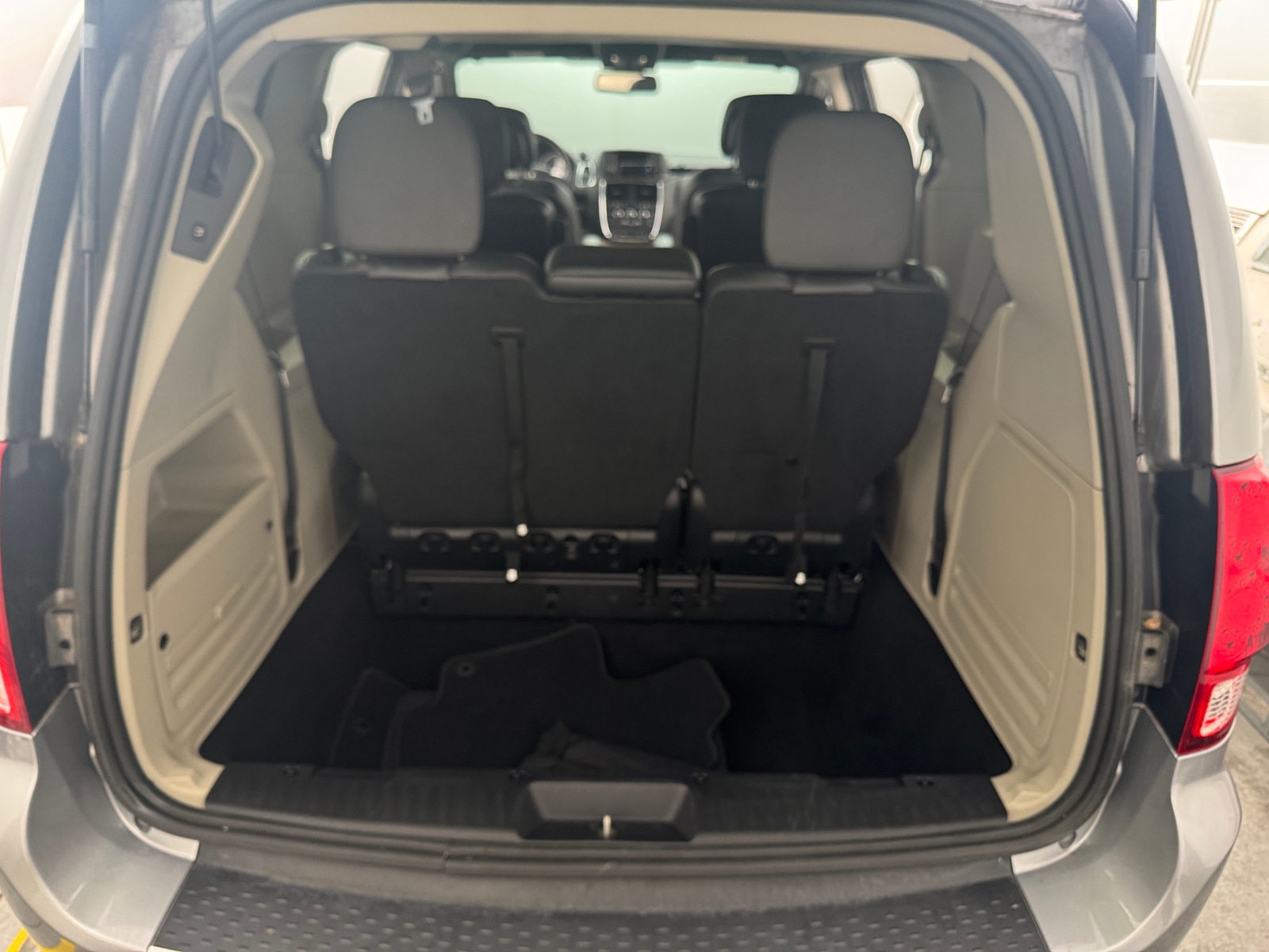 Thumbnail: 2018 Dodge Grand Caravan - 6
