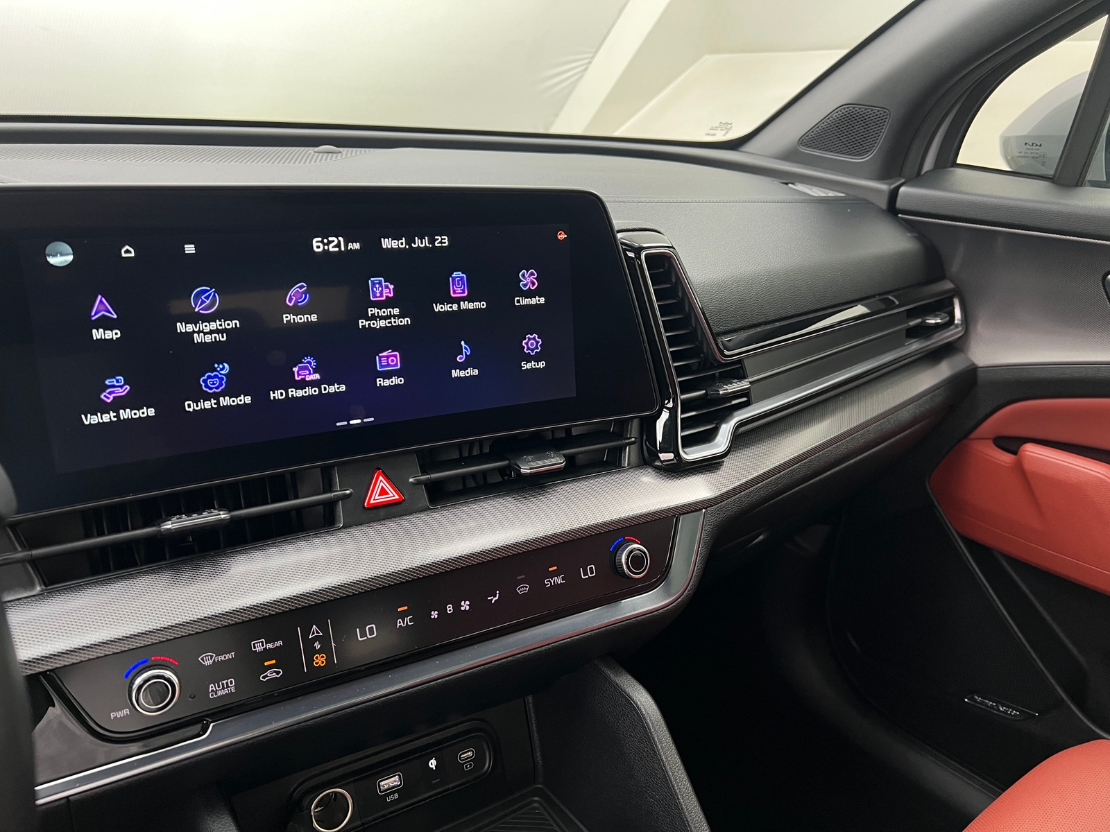 Thumbnail: 2023 Kia Sportage - 3