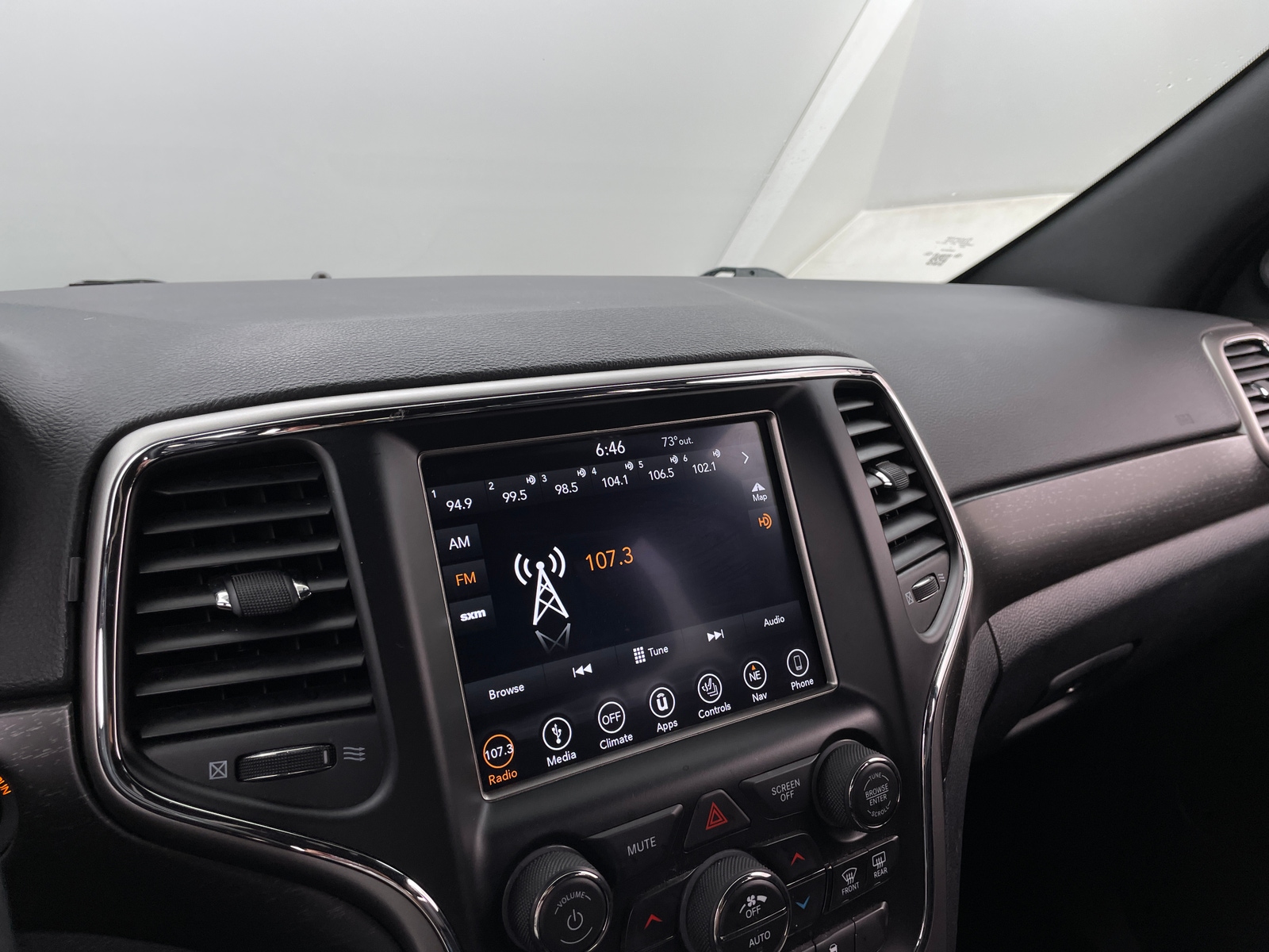 Thumbnail: 2018 Jeep Grand Cherokee - 3