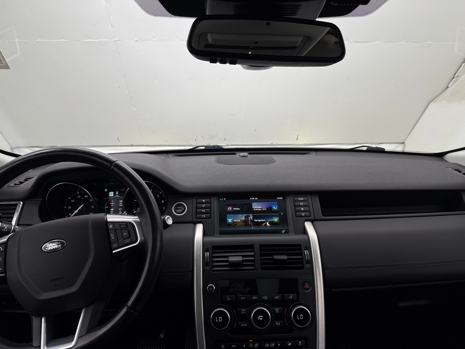 Thumbnail: 2019 Land Rover Discovery Sport - 2