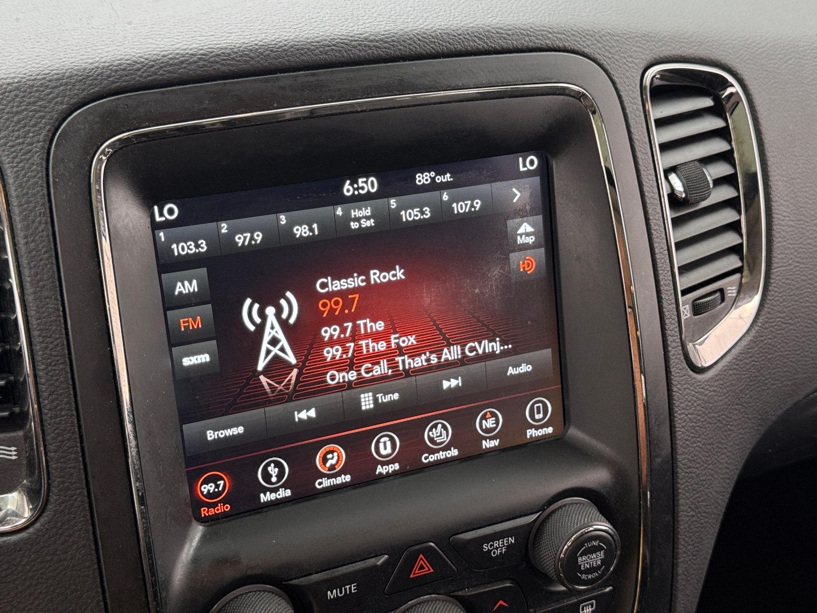 Thumbnail: 2018 Dodge Durango - 3