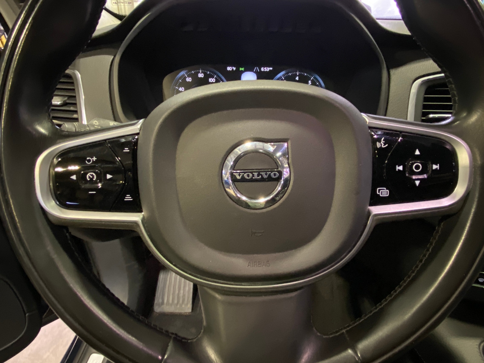 Thumbnail: 2020 Volvo XC90 - 4