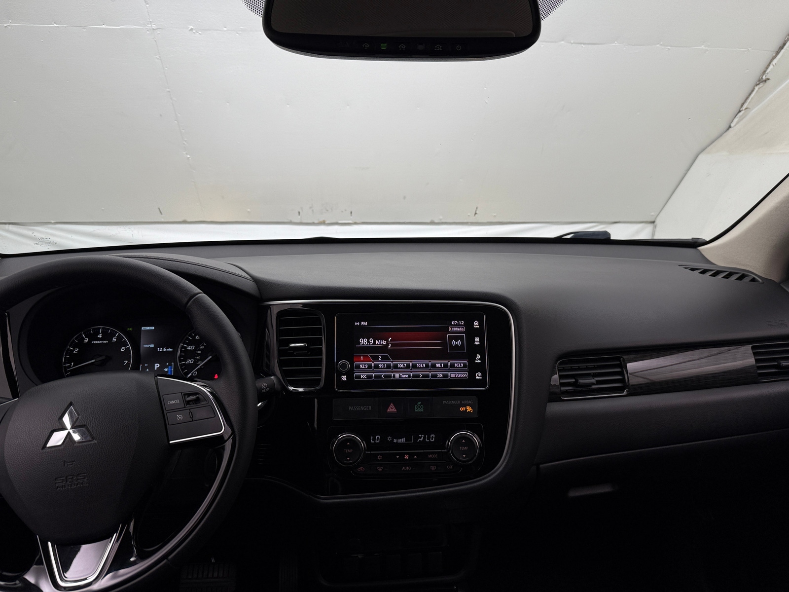Thumbnail: 2017 Mitsubishi Outlander - 2