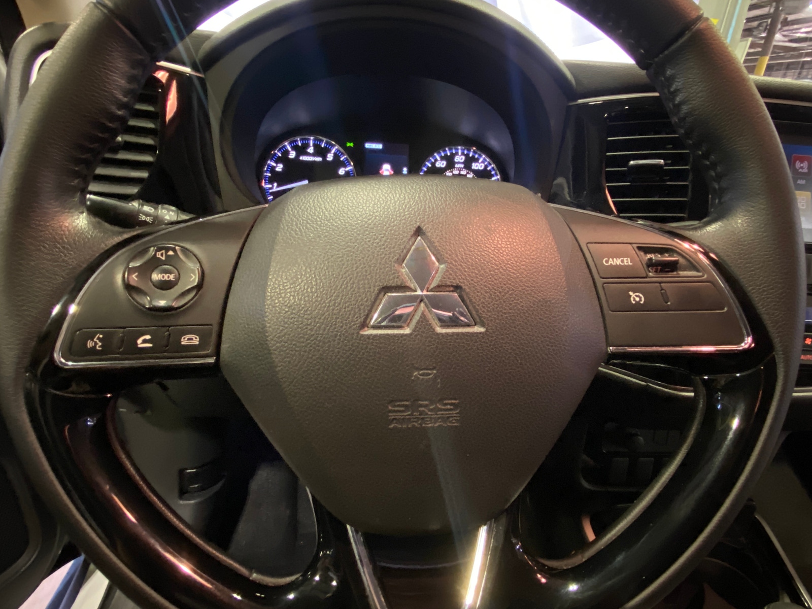 Thumbnail: 2017 Mitsubishi Outlander - 4