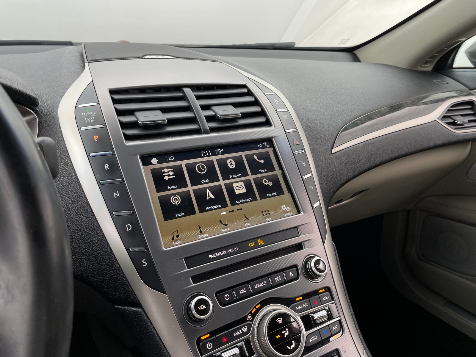 Thumbnail: 2017 Lincoln MKZ - 3