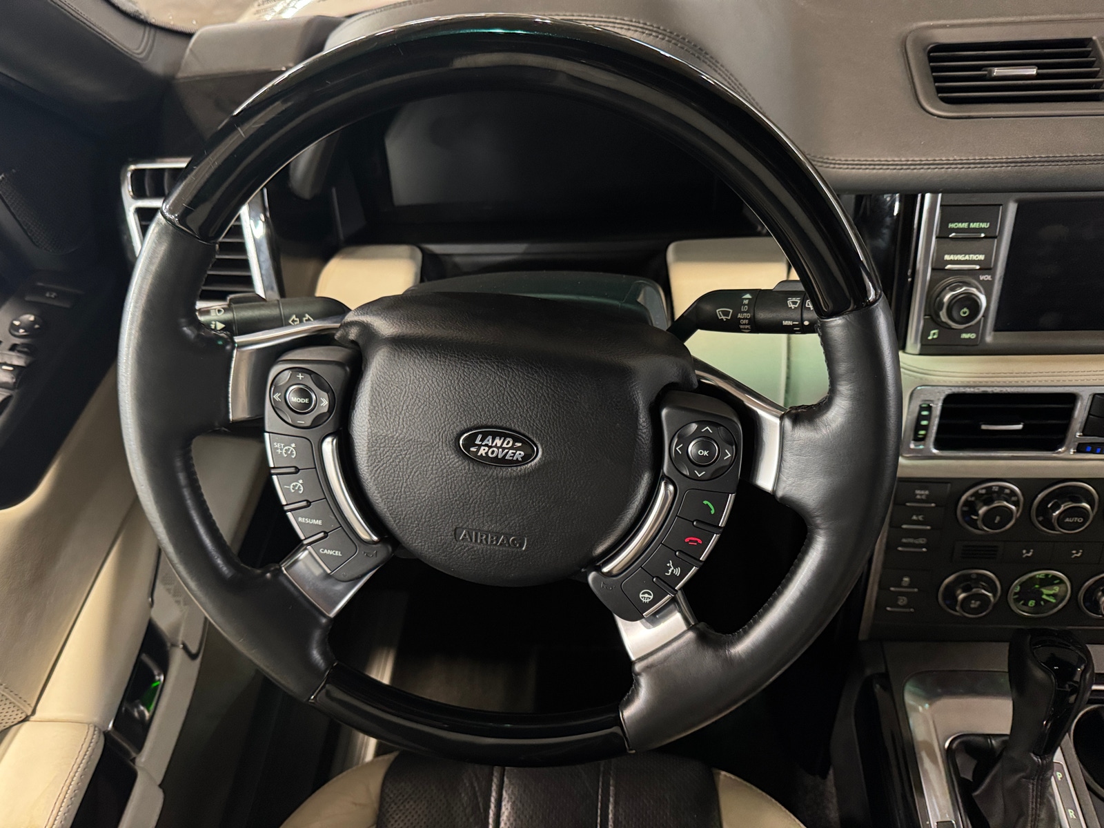 Thumbnail: 2011 Land Rover Range Rover - 4