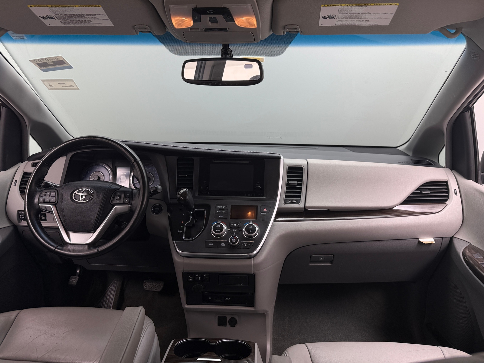 Thumbnail: 2015 Toyota Sienna - 2