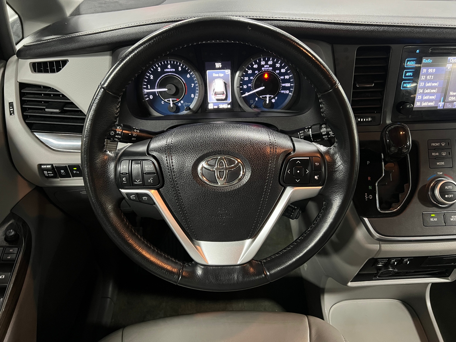 Thumbnail: 2015 Toyota Sienna - 4