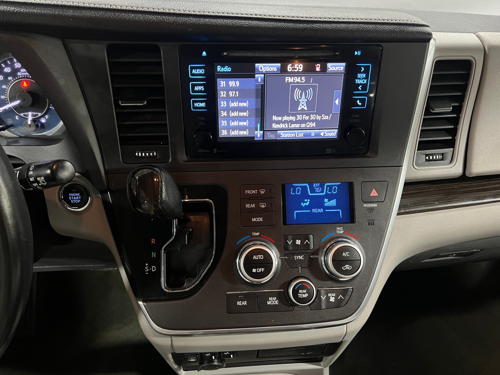 Thumbnail: 2015 Toyota Sienna - 3
