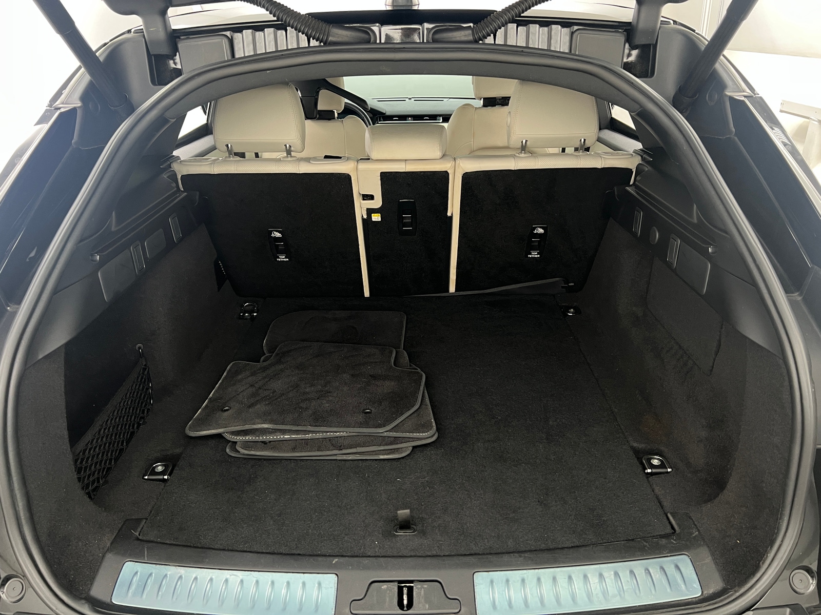 Thumbnail: 2023 Land Rover Range Rover Velar - 6