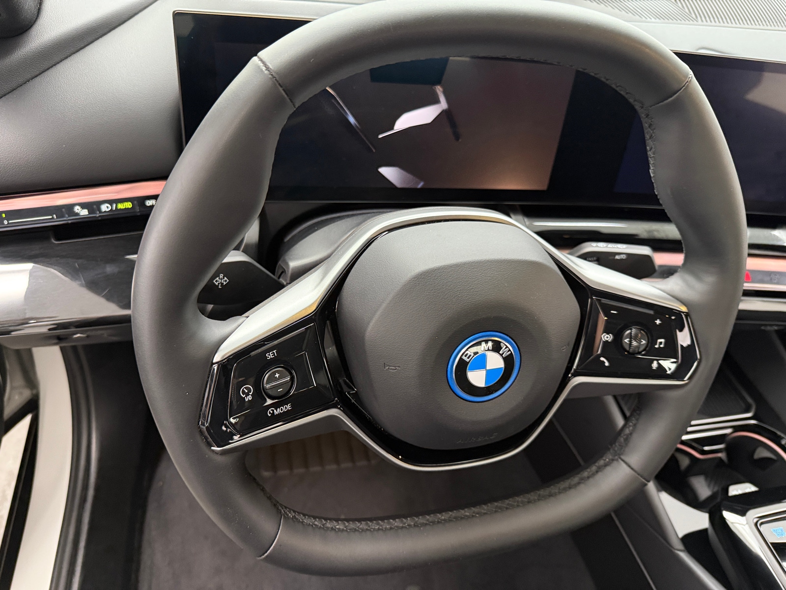 Thumbnail: 2024 BMW i5 - 4