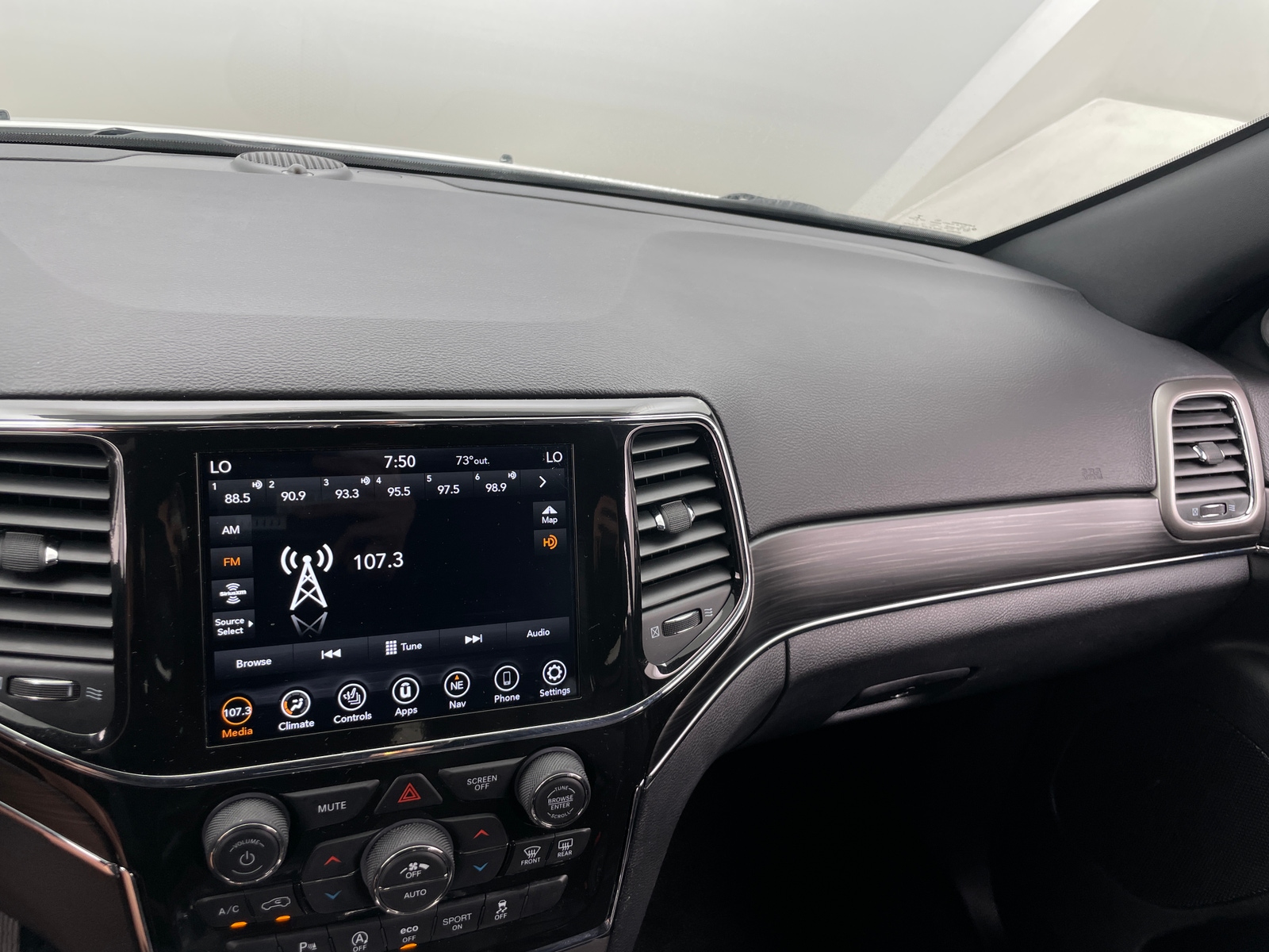 Thumbnail: 2022 Jeep Grand Cherokee - 4
