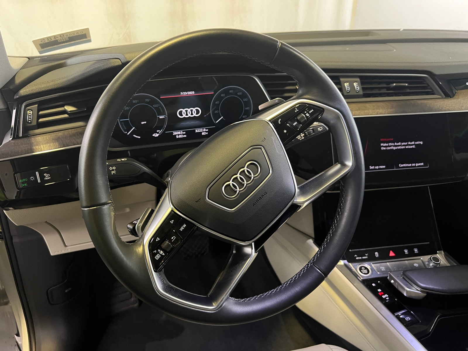 Thumbnail: 2022 Audi e-tron - 4