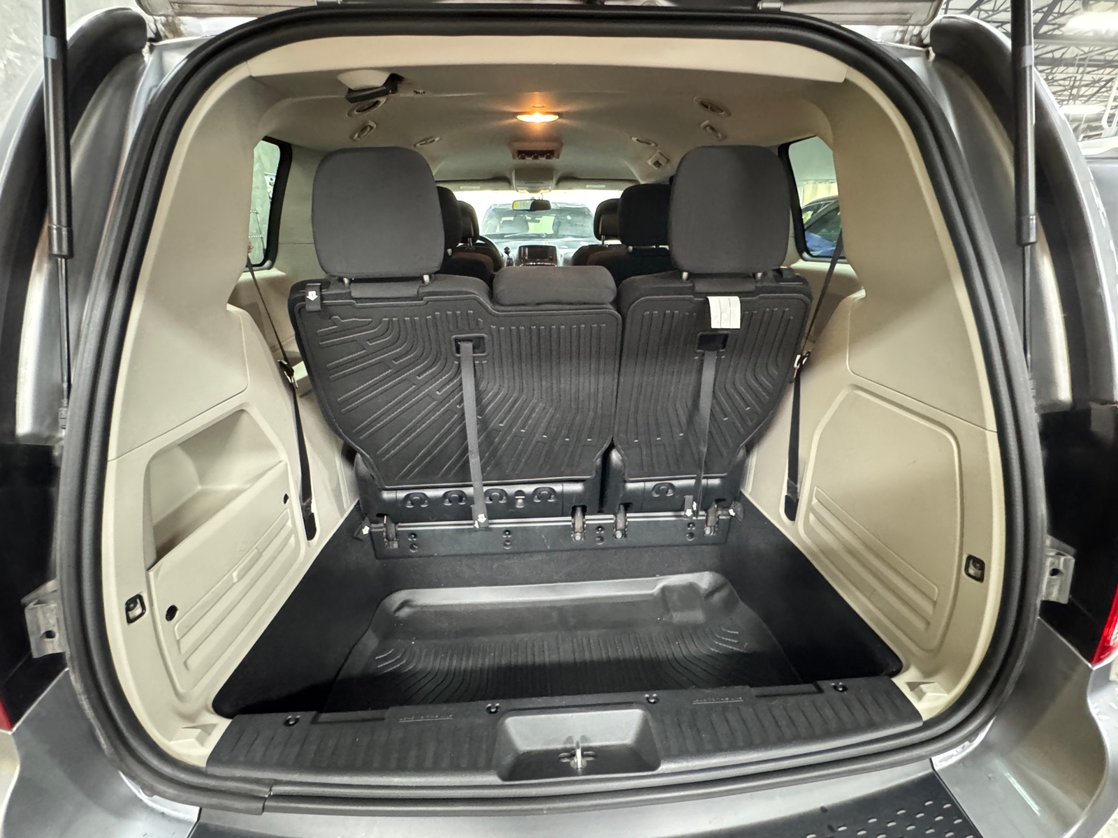 Thumbnail: 2018 Dodge Grand Caravan - 7