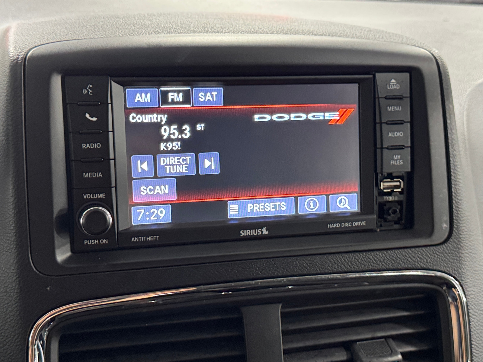 Thumbnail: 2018 Dodge Grand Caravan - 4
