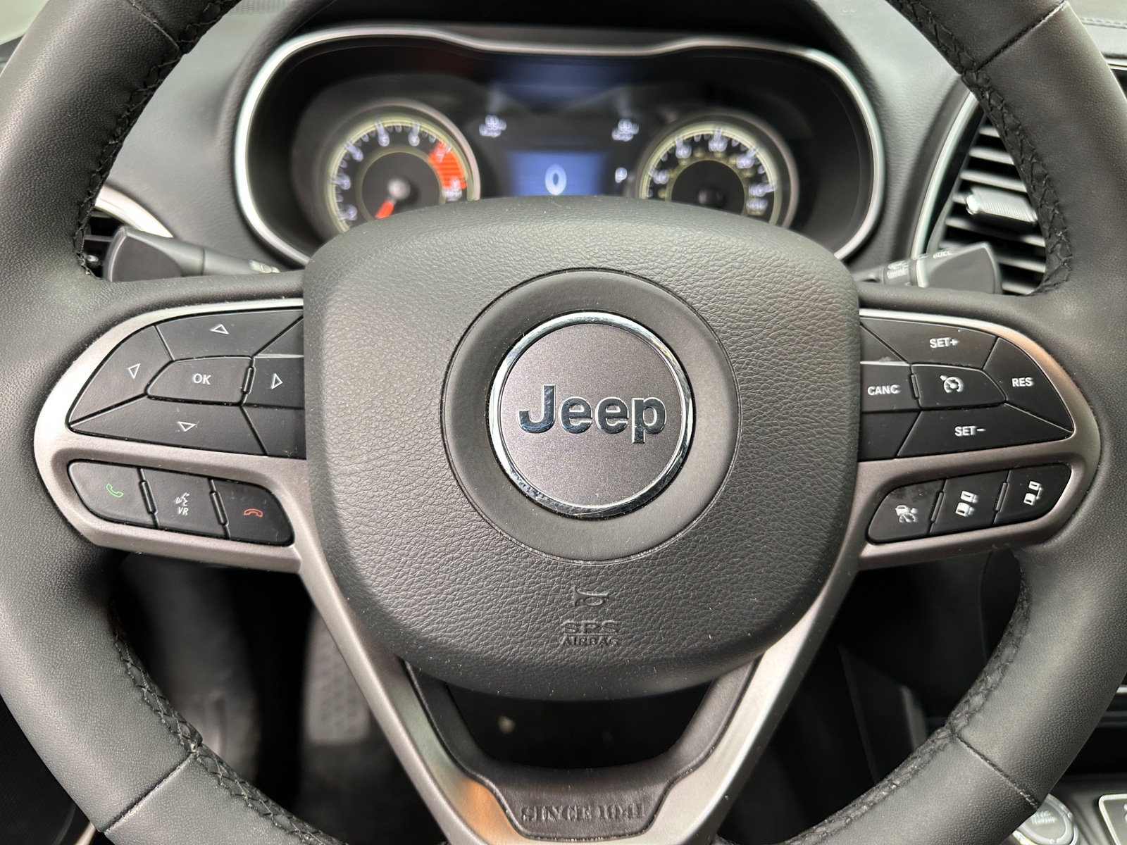 Thumbnail: 2022 Jeep Cherokee - 4