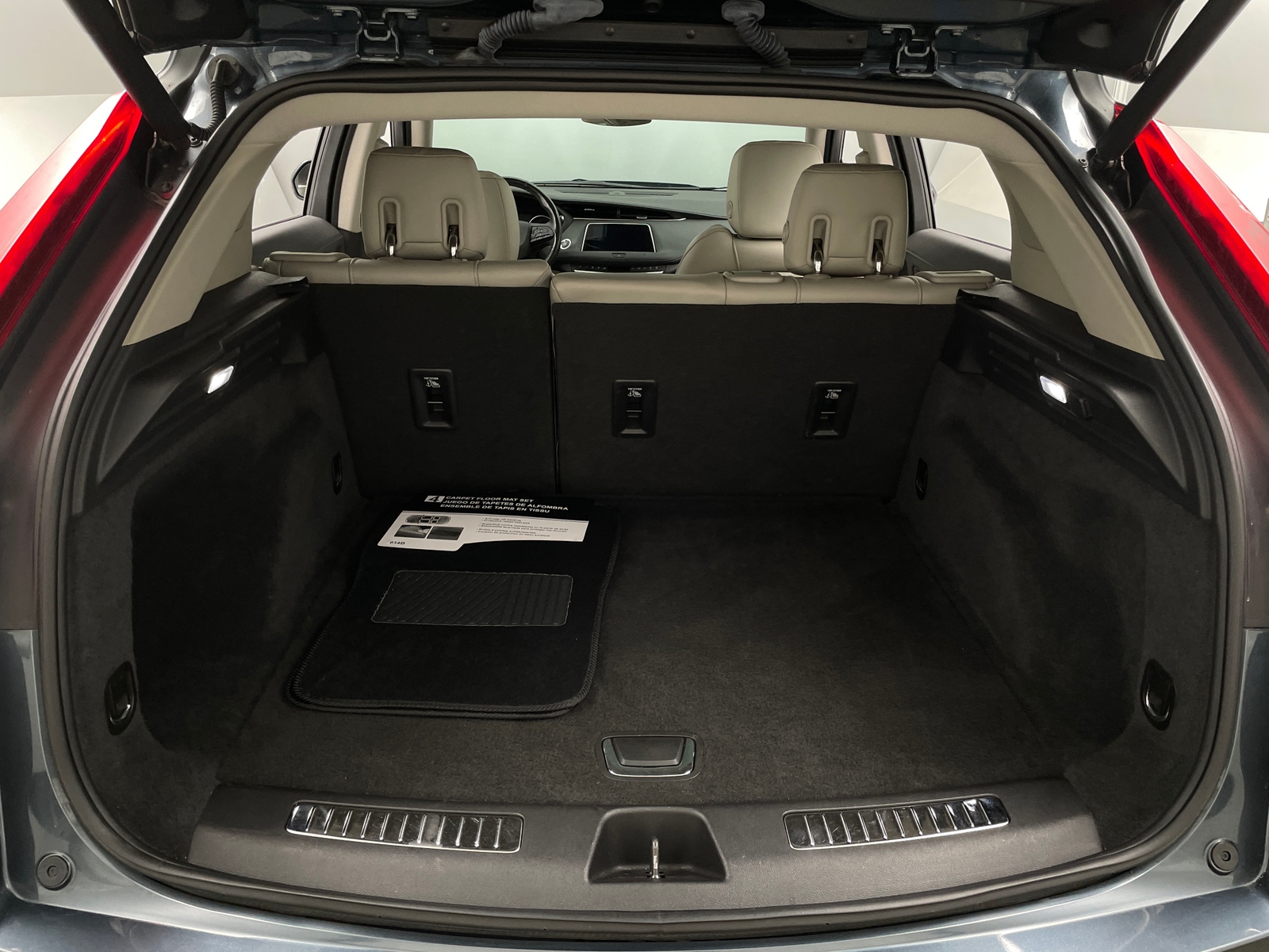 Thumbnail: 2019 Cadillac XT4 - 6