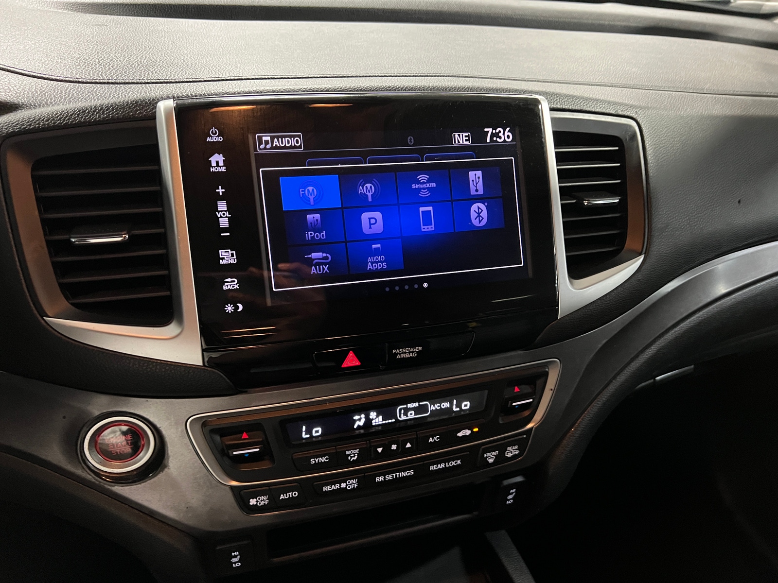 Thumbnail: 2018 Honda Pilot - 3