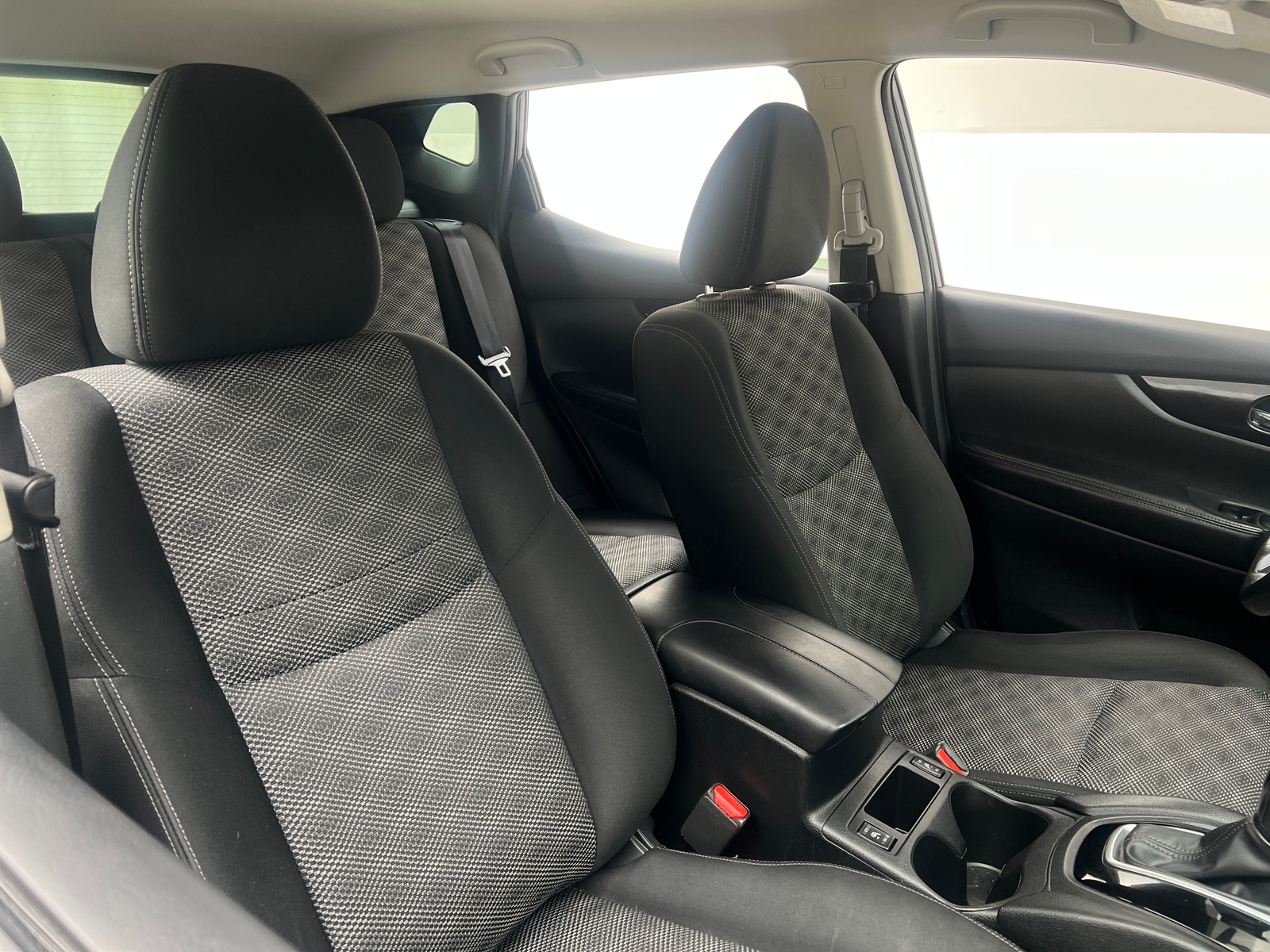 Thumbnail: 2018 Nissan Rogue Sport - 2
