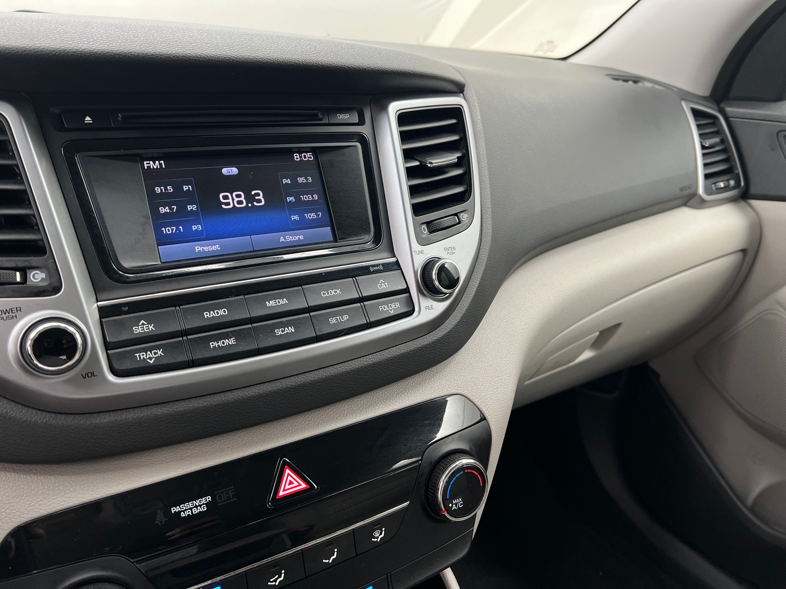 Thumbnail: 2016 Hyundai Tucson - 4