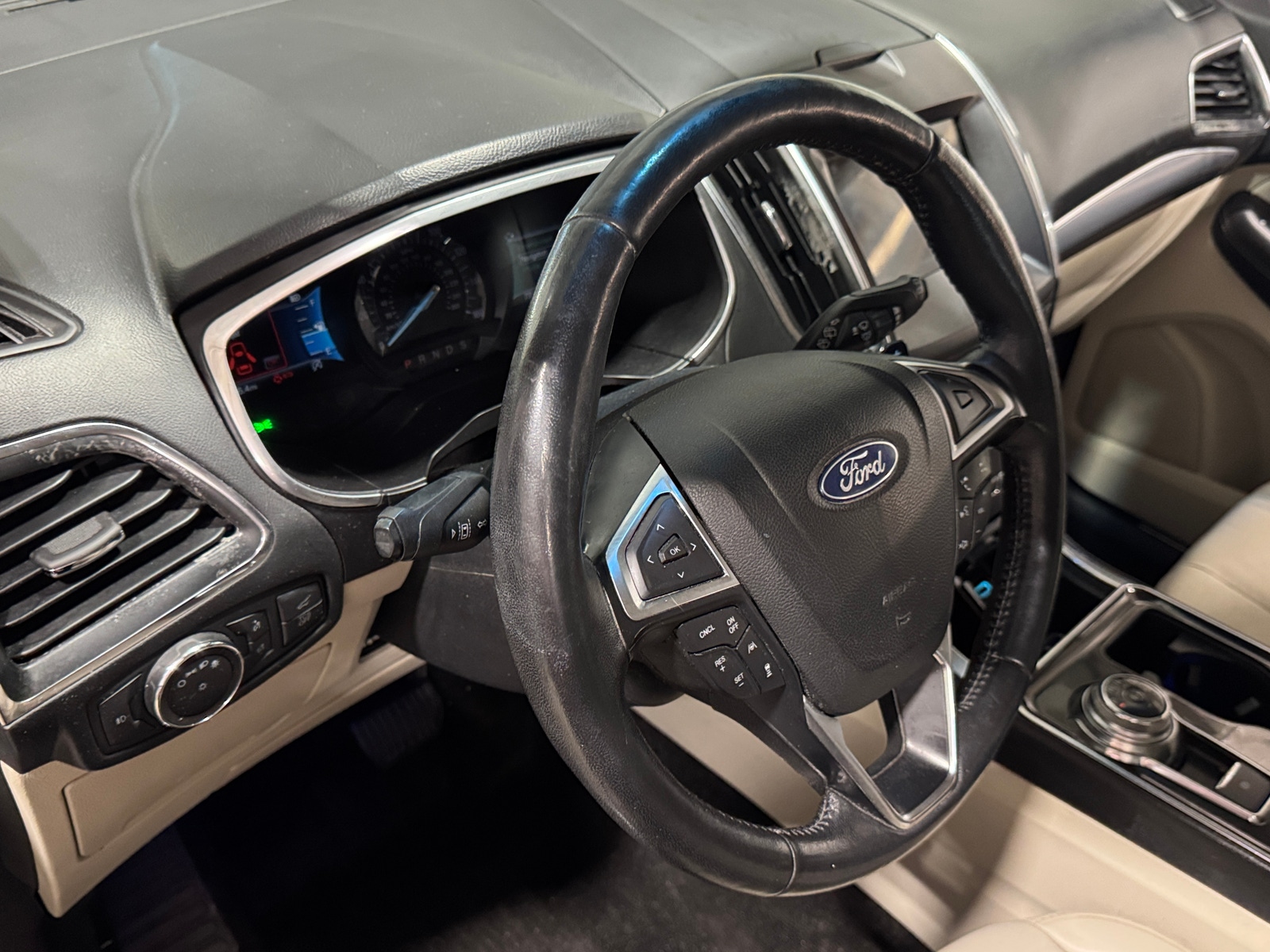 Thumbnail: 2019 Ford Edge - 2