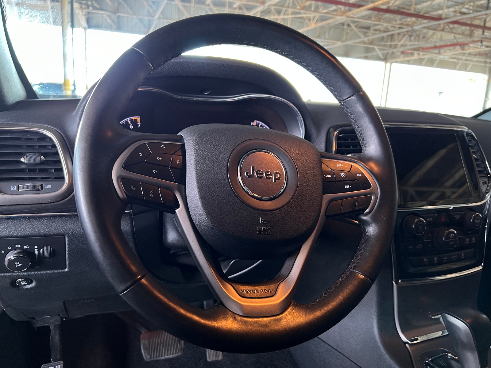 Thumbnail: 2022 Jeep Grand Cherokee - 4