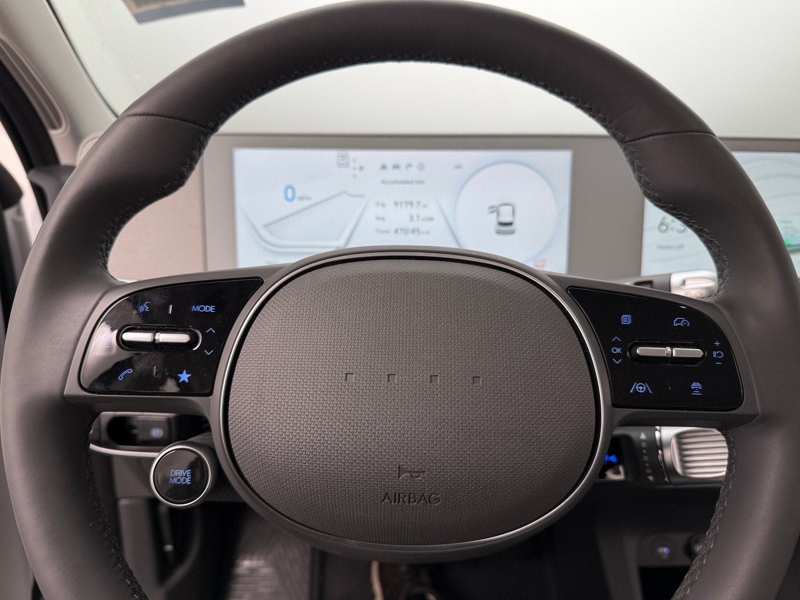 Thumbnail: 2023 Hyundai Ioniq 5 - 4