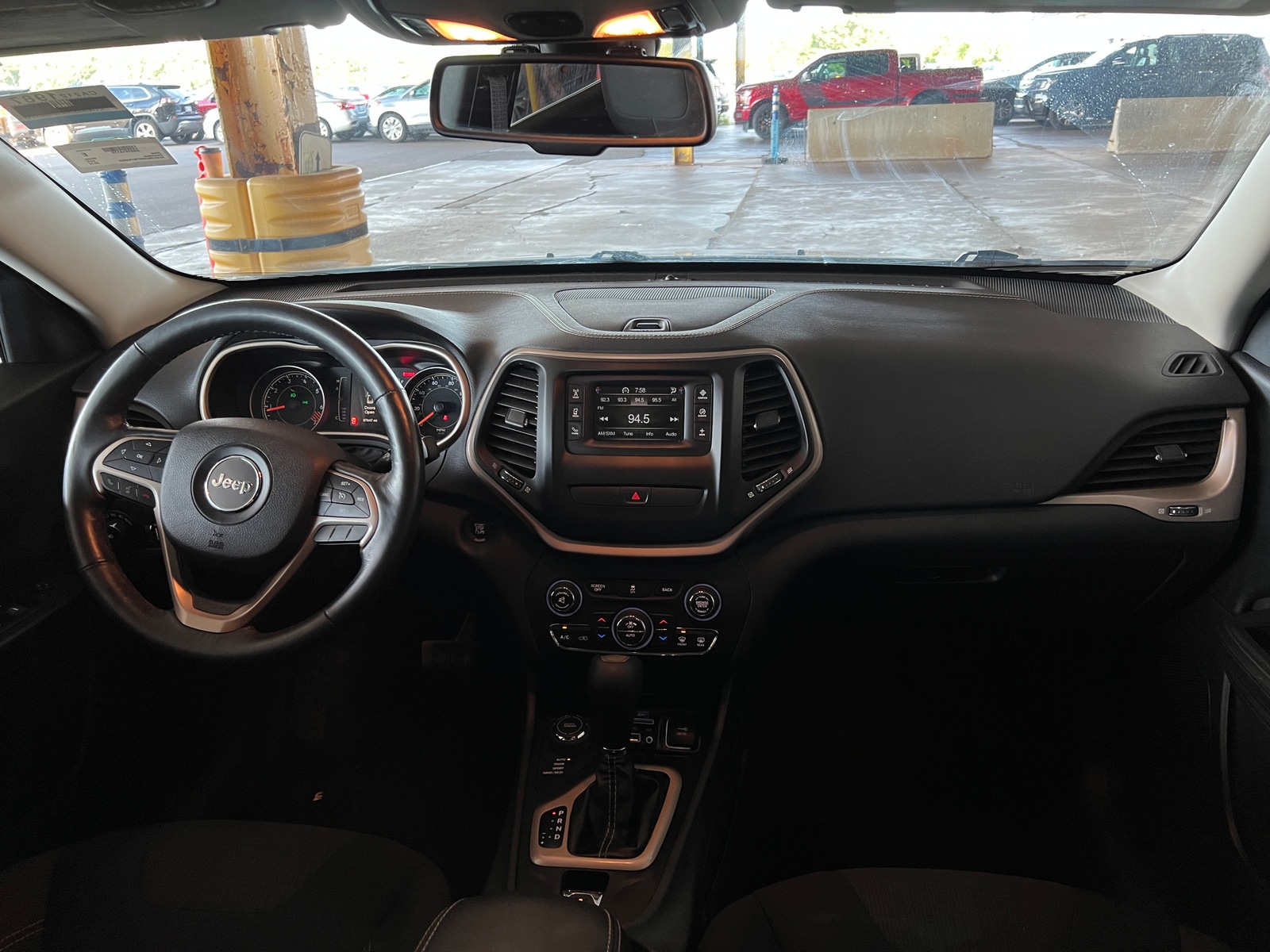 Thumbnail: 2015 Jeep Cherokee - 3