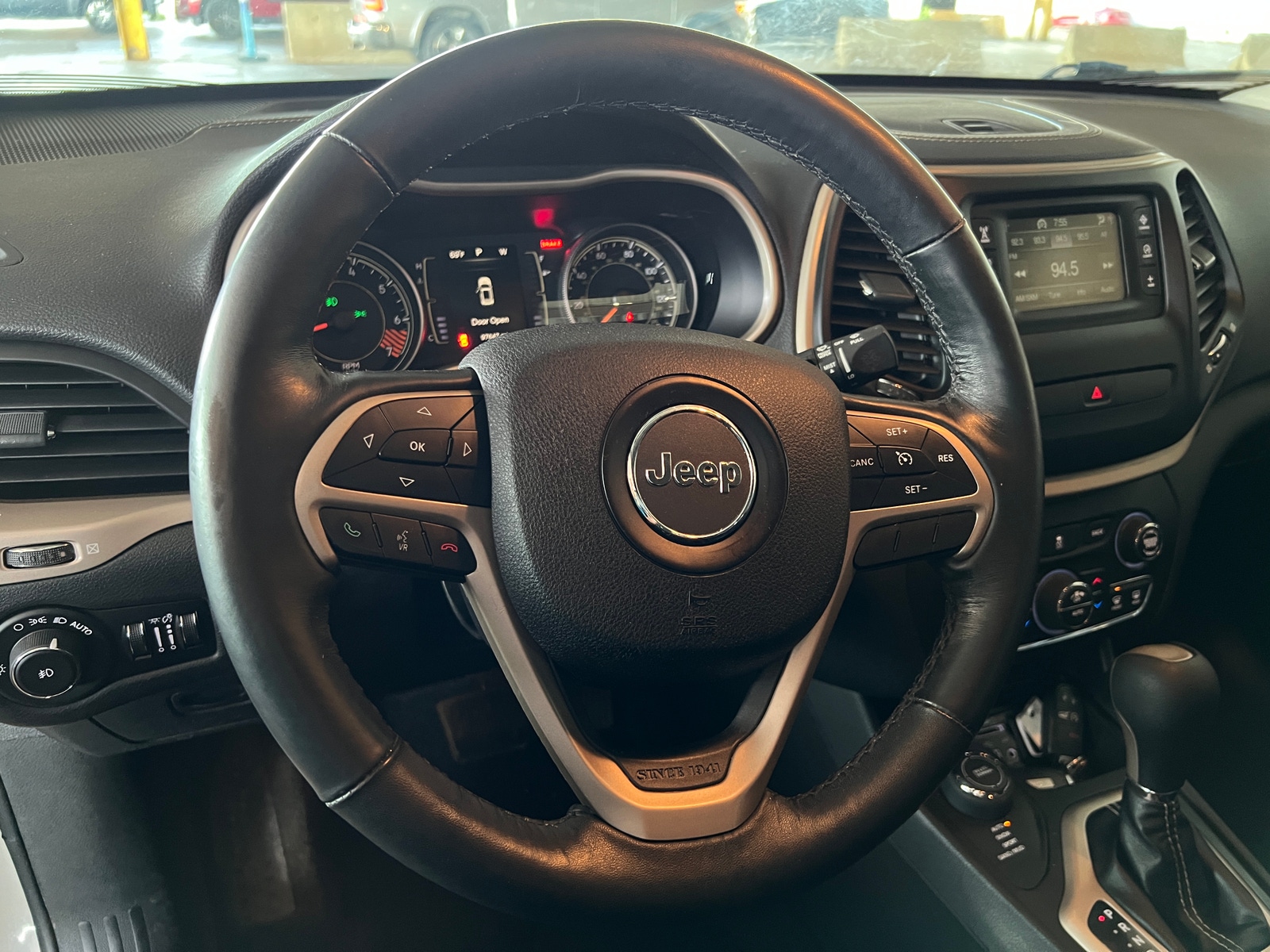 Thumbnail: 2015 Jeep Cherokee - 5