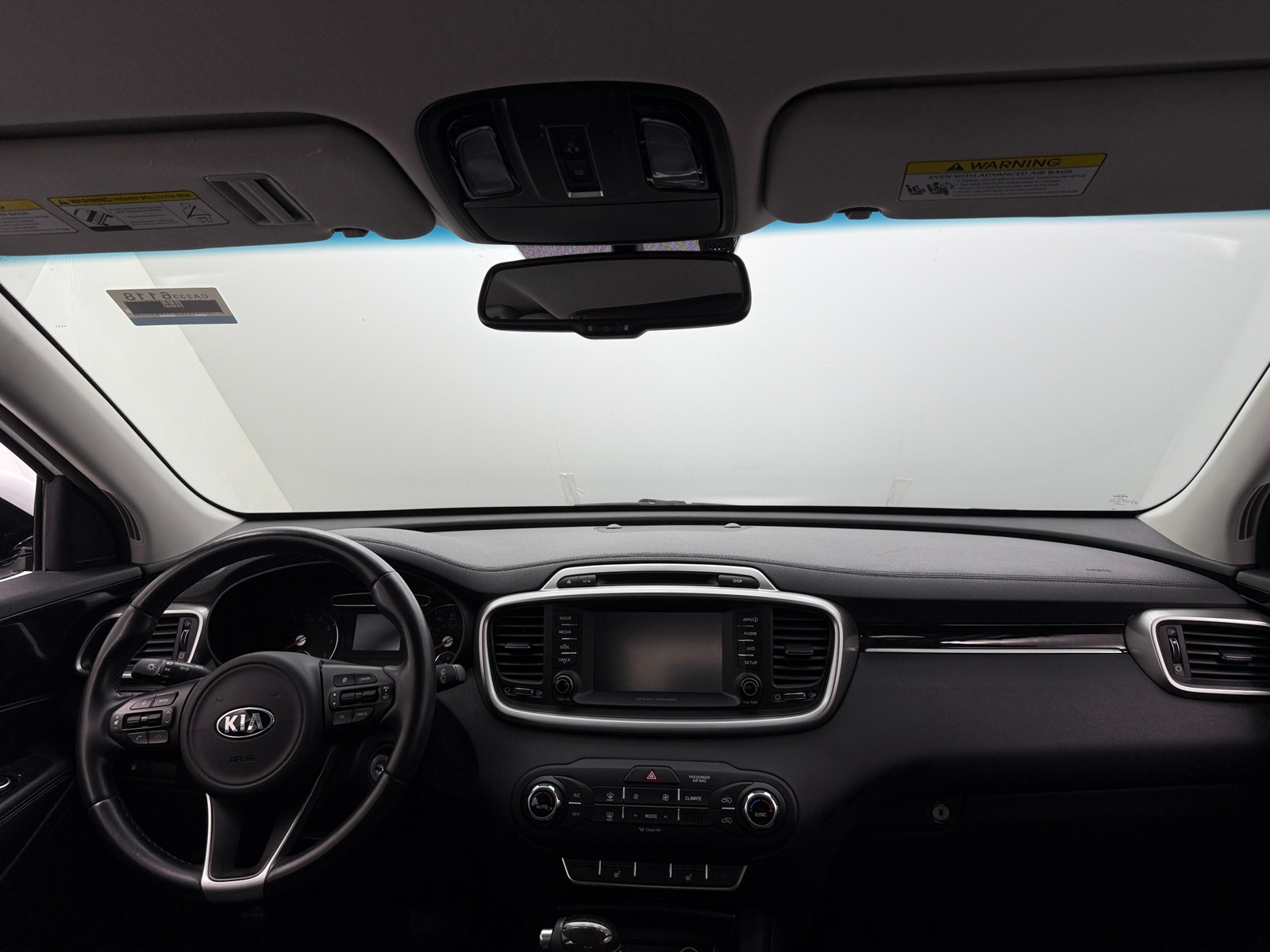 Thumbnail: 2018 Kia Sorento - 3