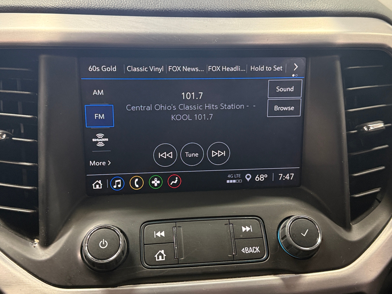 Thumbnail: 2023 GMC Acadia - 4