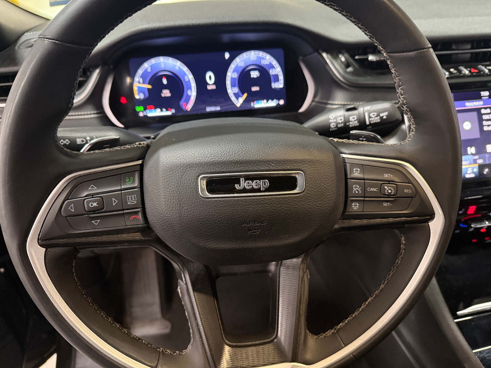 Thumbnail: 2024 Jeep Grand Cherokee L - 5