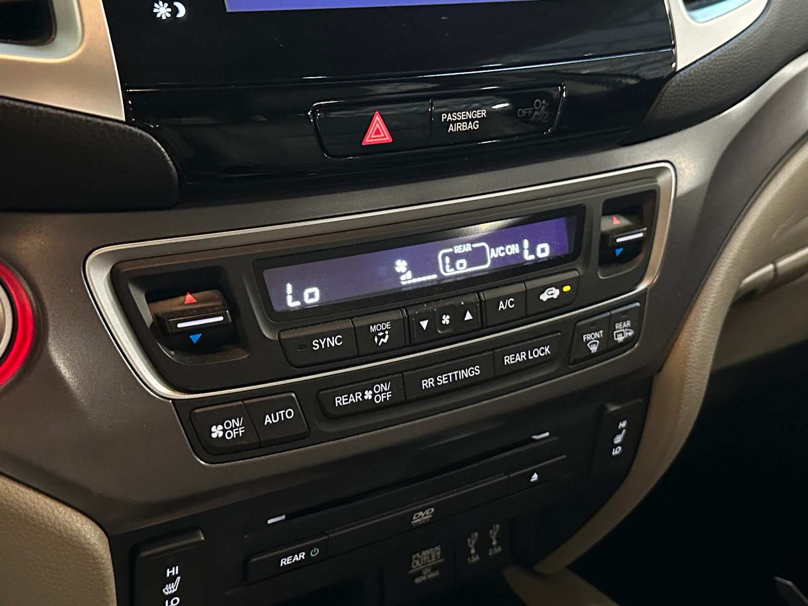 Thumbnail: 2016 Honda Pilot - 3