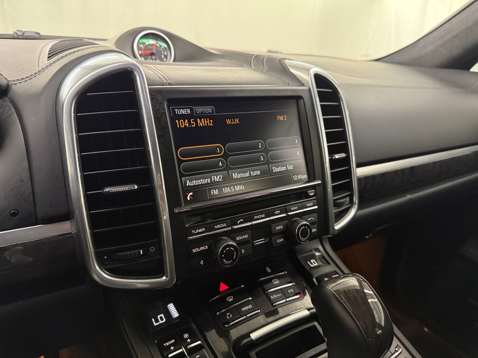 Thumbnail: 2013 Porsche Cayenne - 3